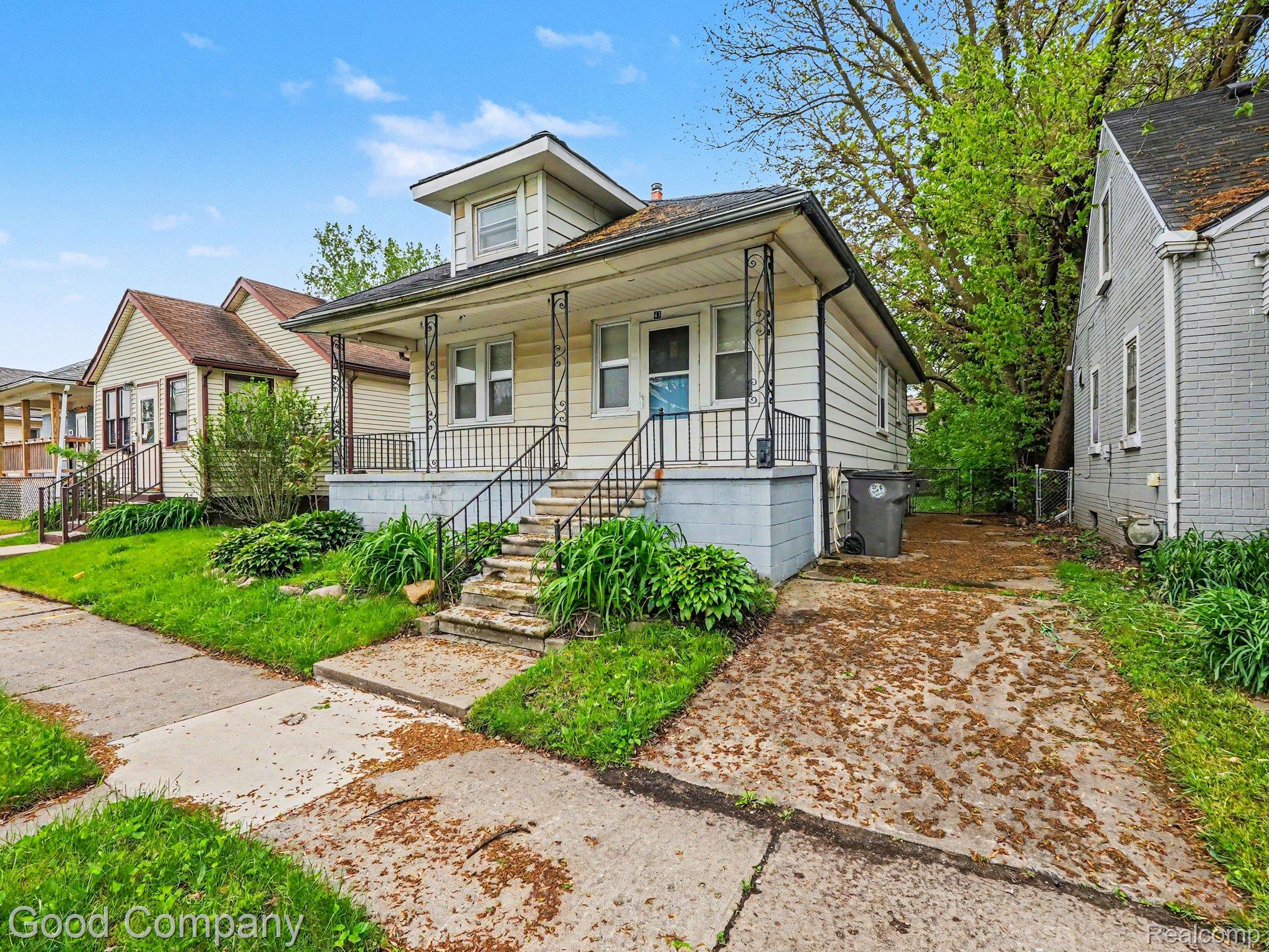 47 W Rockwood Street