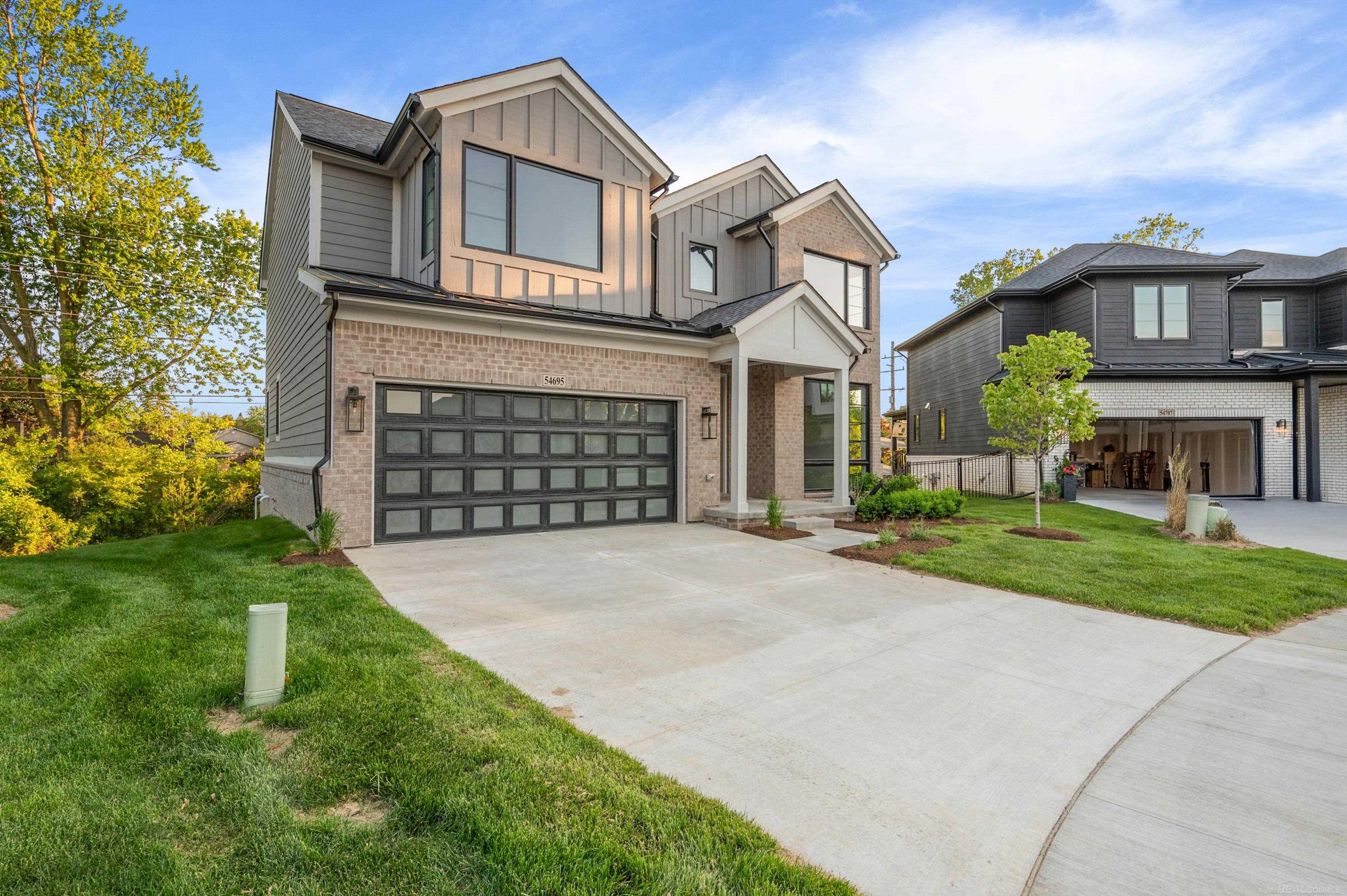 54695 Camden Court
