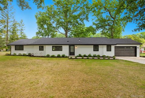 5190 Westcombe Lane West Bloomfield Charter Township MI 48324