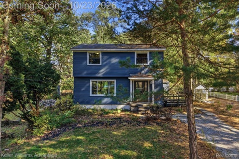 Photo of 4100 Long Leaf, Commerce Charter Township, MI 48382 (MLS # 20261084466)