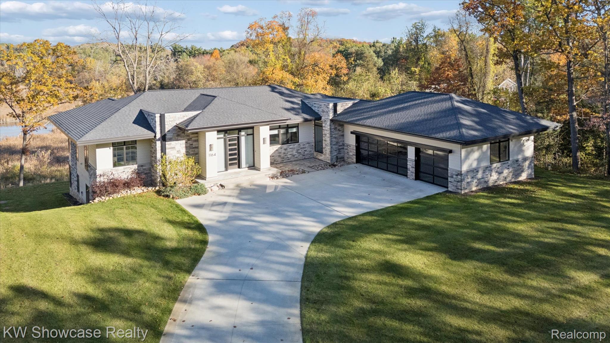 1164 Lake Forest Way