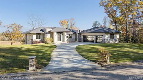 1164 Lake Forest Way Milford Charter Township MI 48380