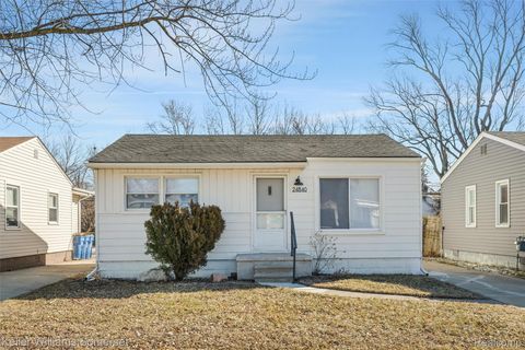 24840 Lauren Avenue Warren City MI 48089