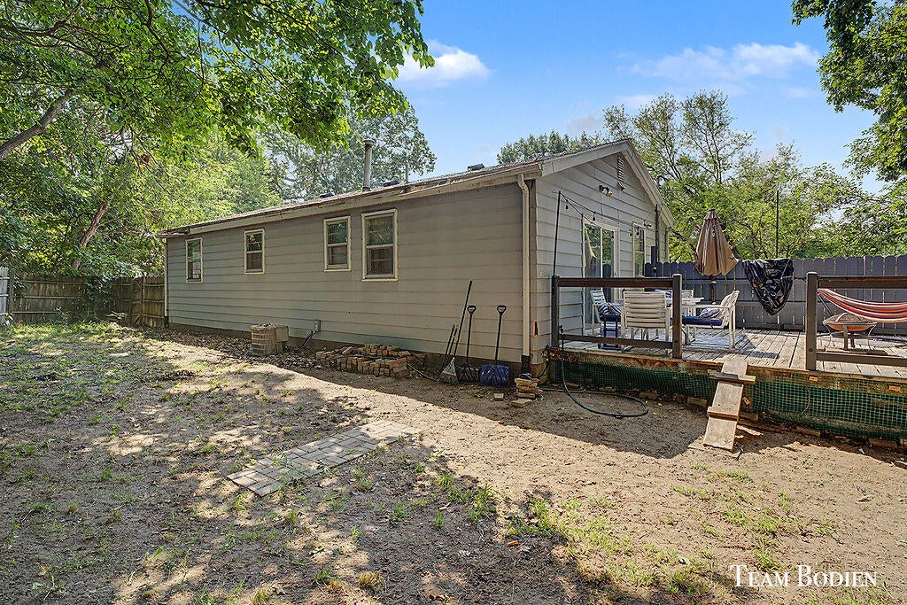 357 Mabel Street NW