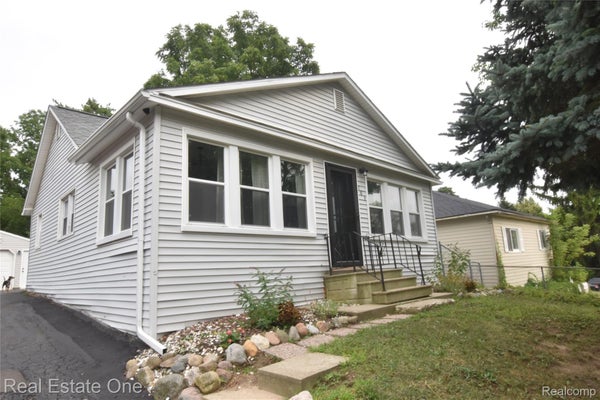 763 S WINDING DR, WATERFORD, MI 48328 - Image 1dadf8cef6b6add2efb4286a9eeeed7a/1074991565