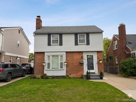 Photo of 7001 Mayburn Street, Dearborn Heights City, MI 48127 (MLS # 20261030619)