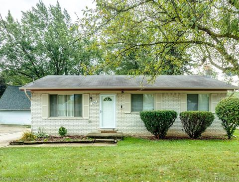 2448 Oakcrest Road Sterling Heights City MI 48310