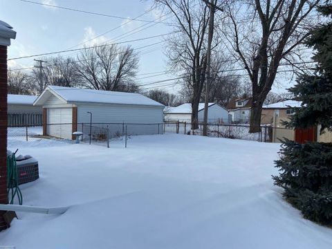 A home in RosevilleCity_Macomb