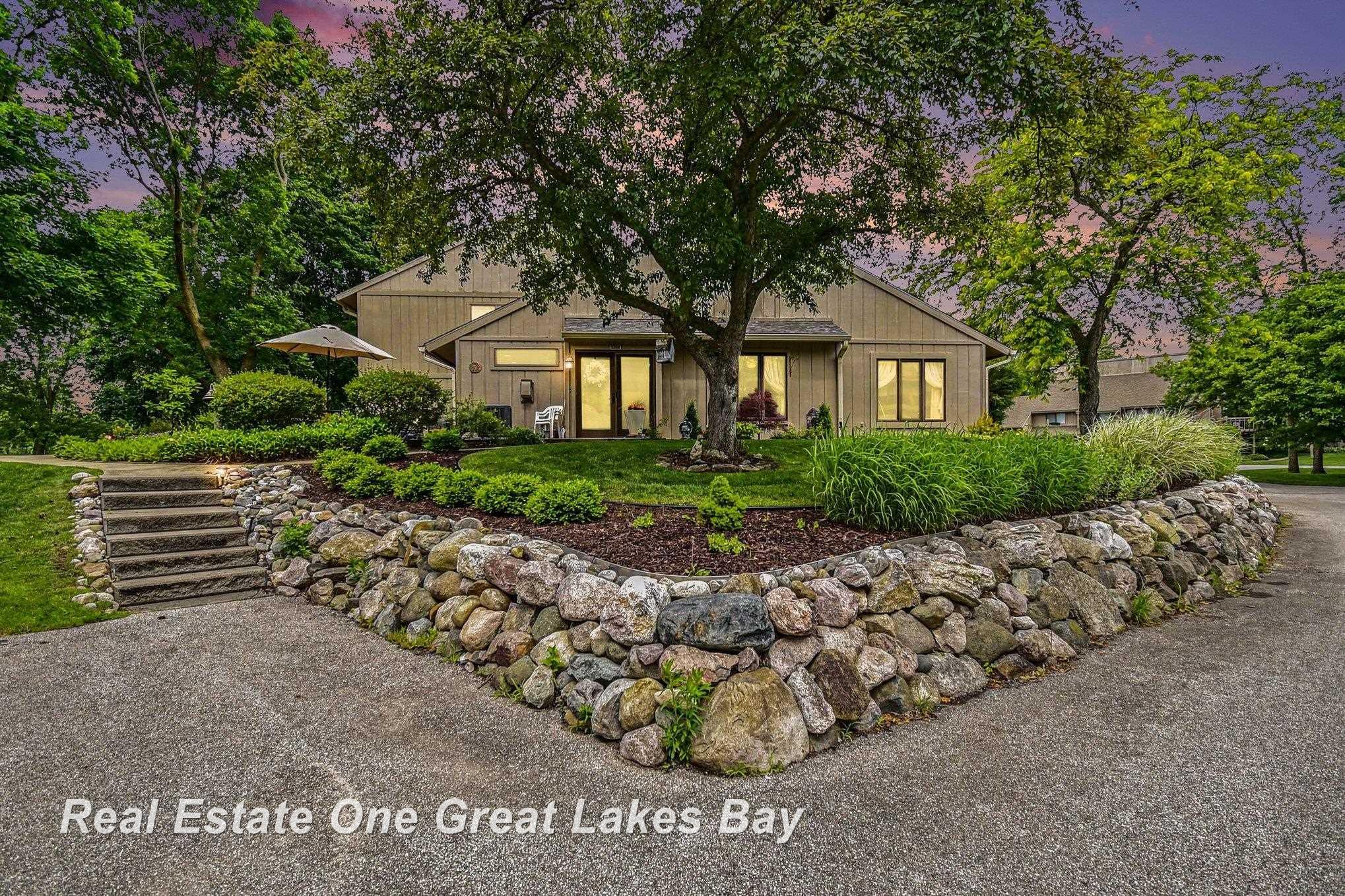 2338 Bay Woods Court