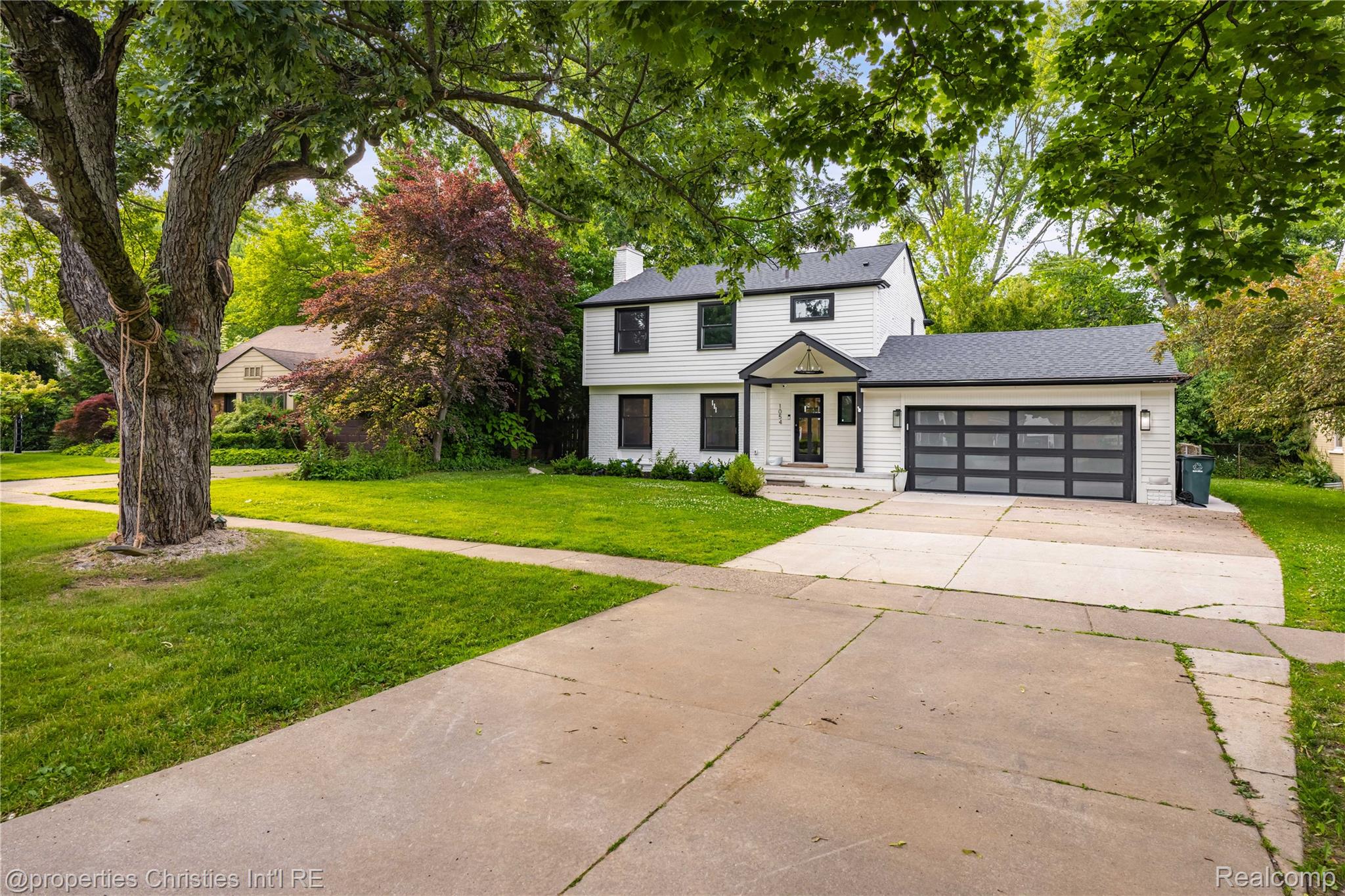 1054 Saxon Drive