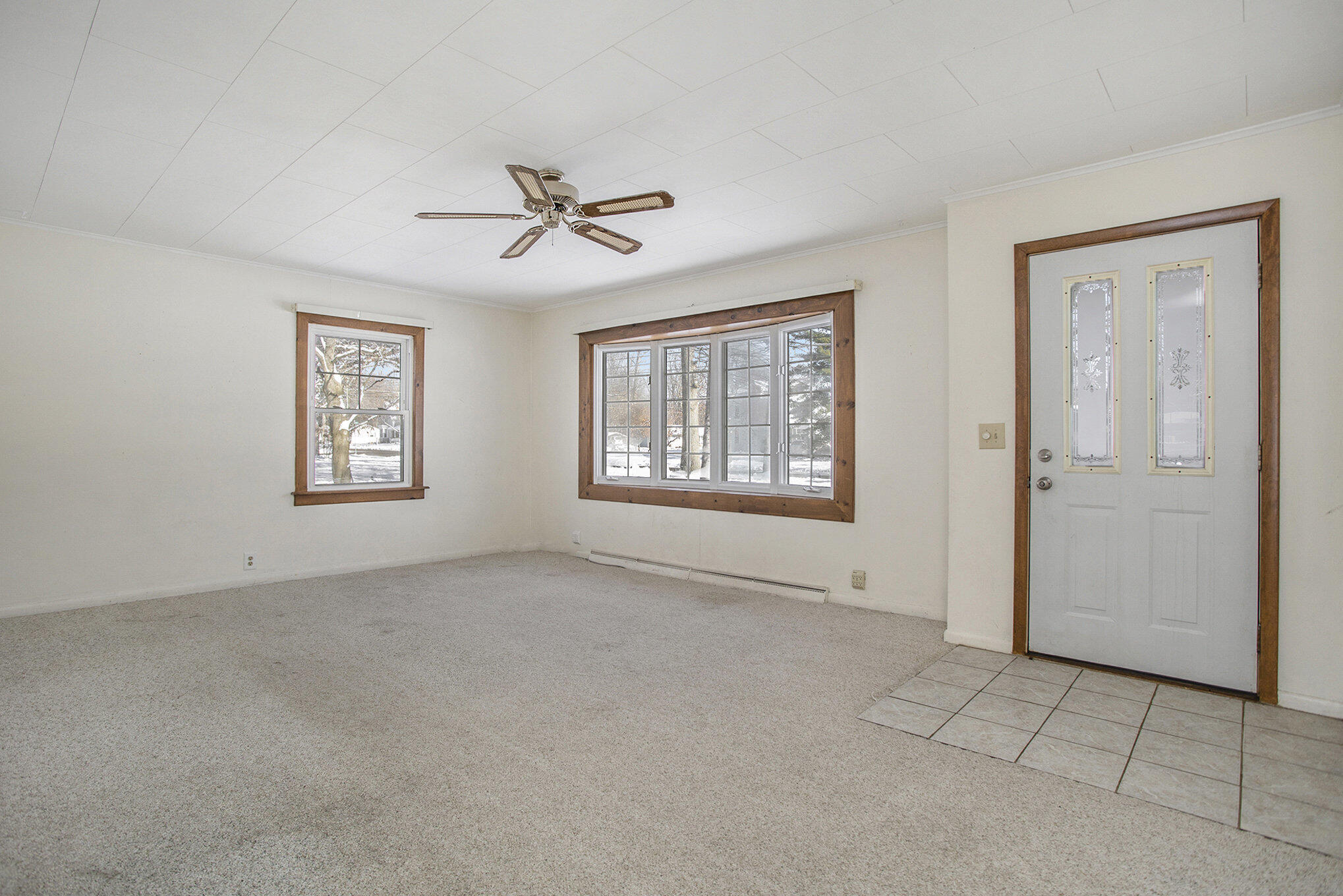 565 N Marshall Avenue