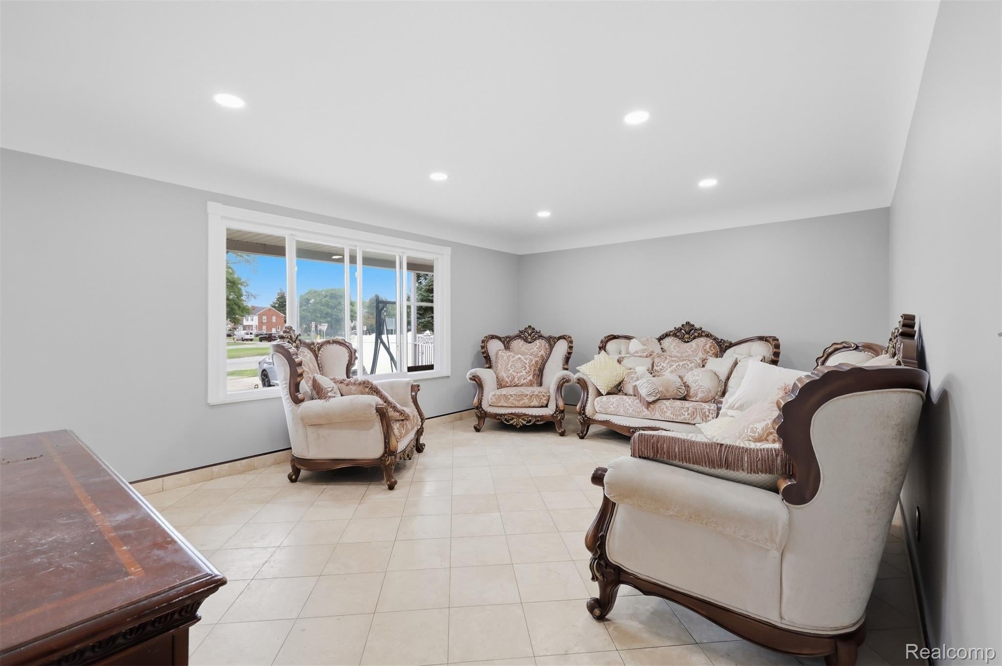 18116 Outer Drive