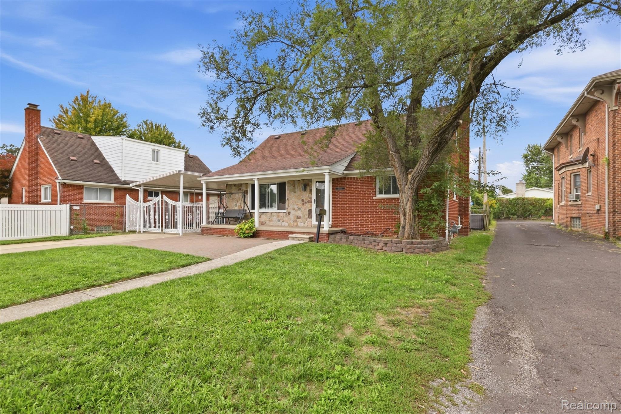 18116 Outer Drive