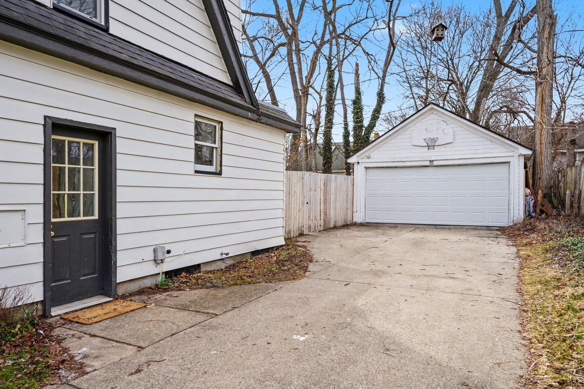 2443 Cherrywood Court SW