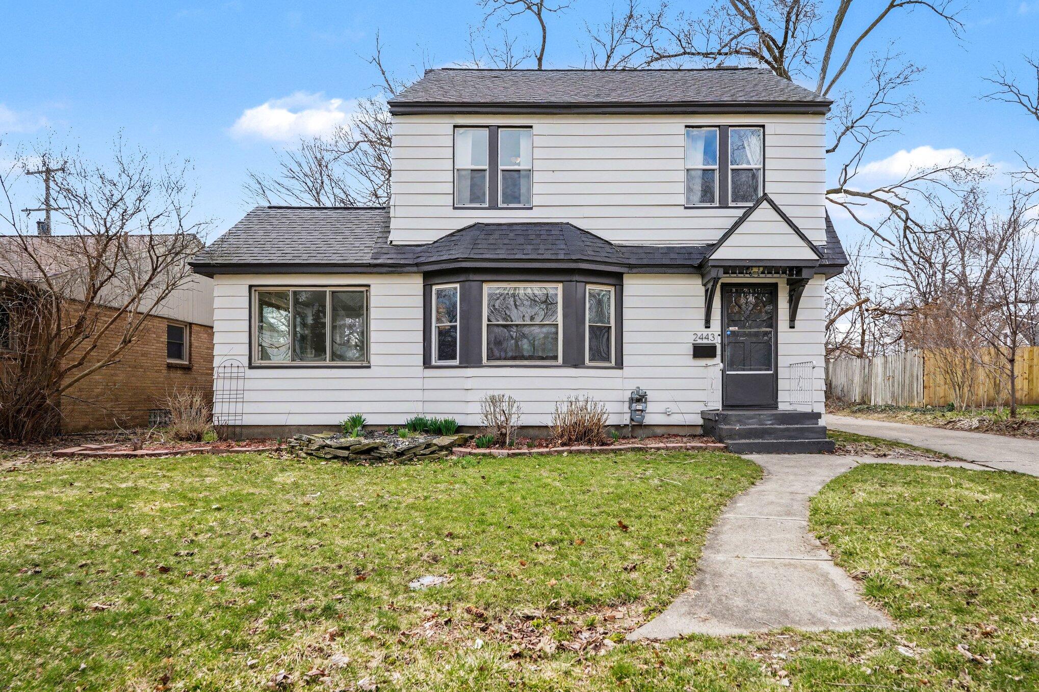 2443 Cherrywood Court SW