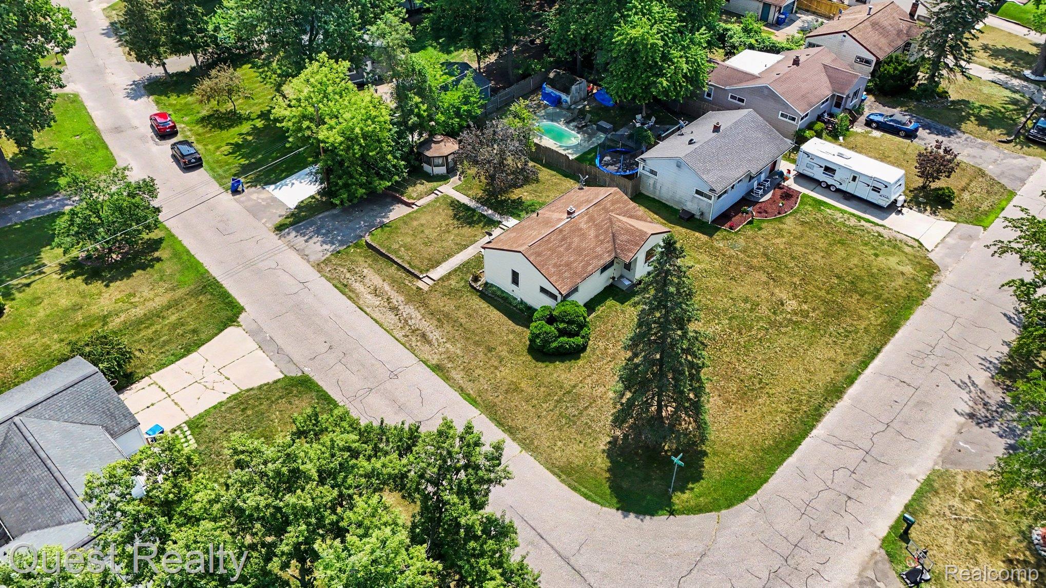 275 Rivard Boulevard