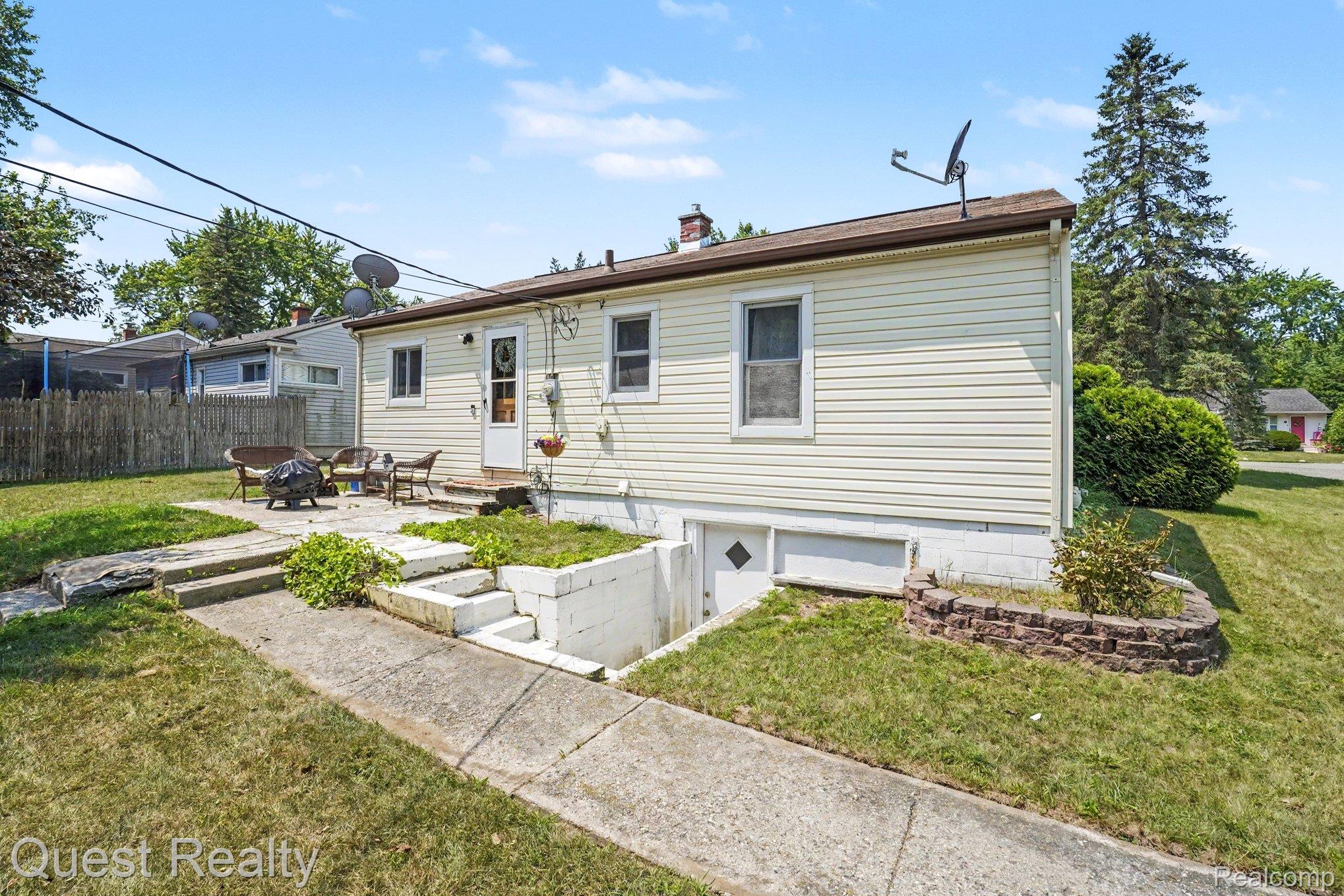275 Rivard Boulevard