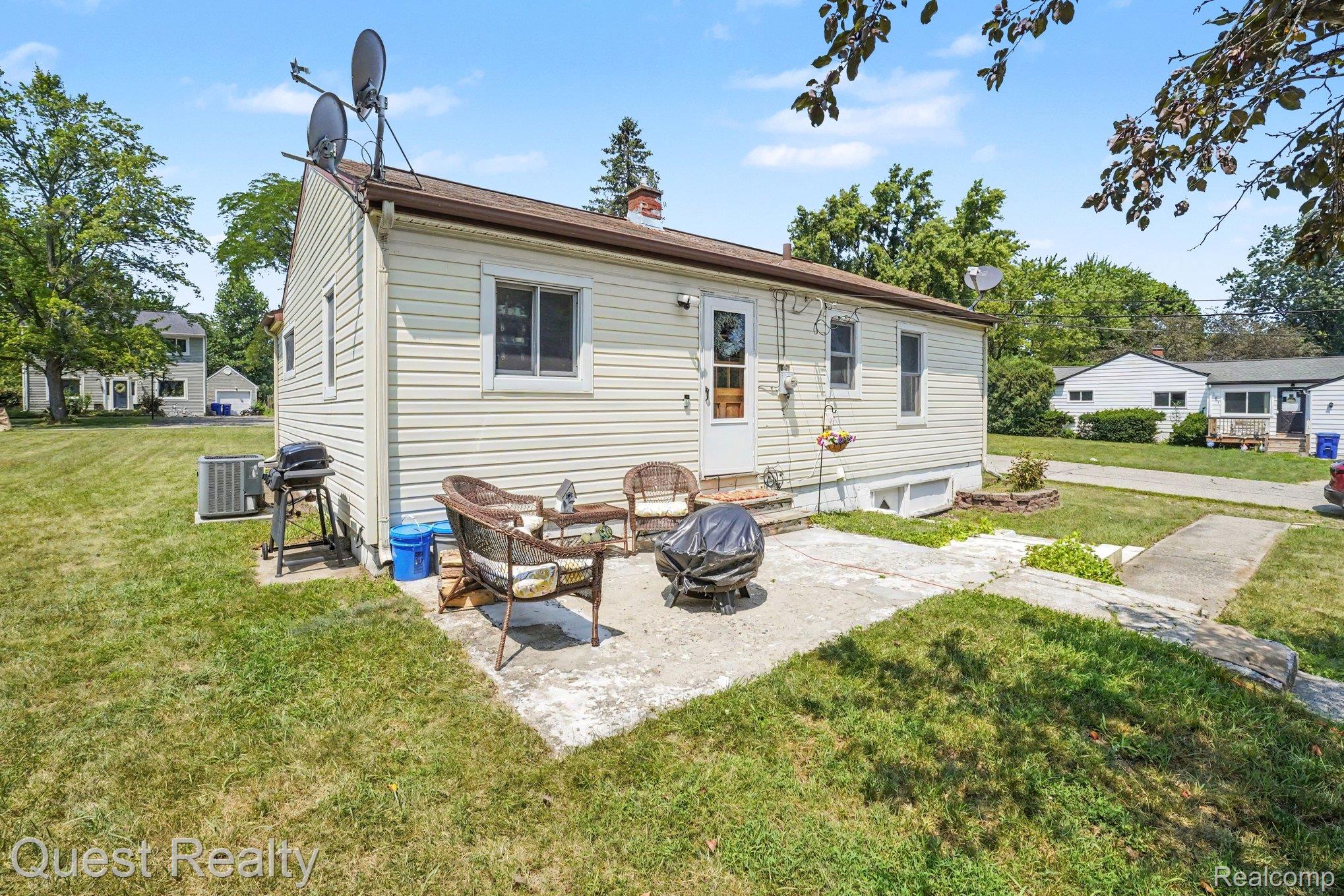 275 Rivard Boulevard