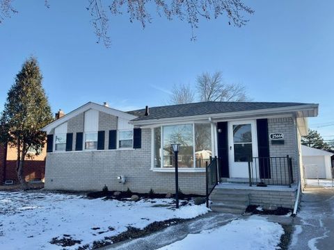 25664 HURON Street Roseville City Macomb MI 48066
