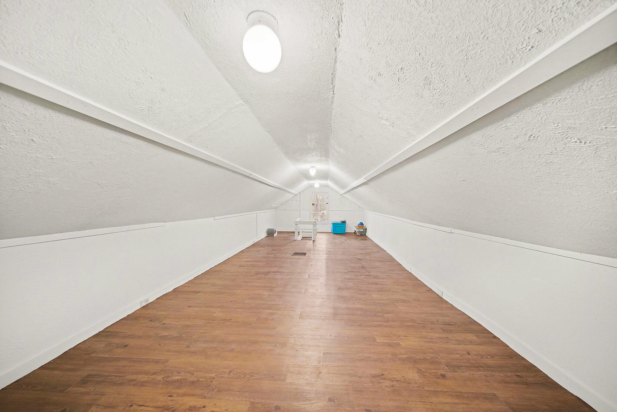 206 W Vandercook Drive