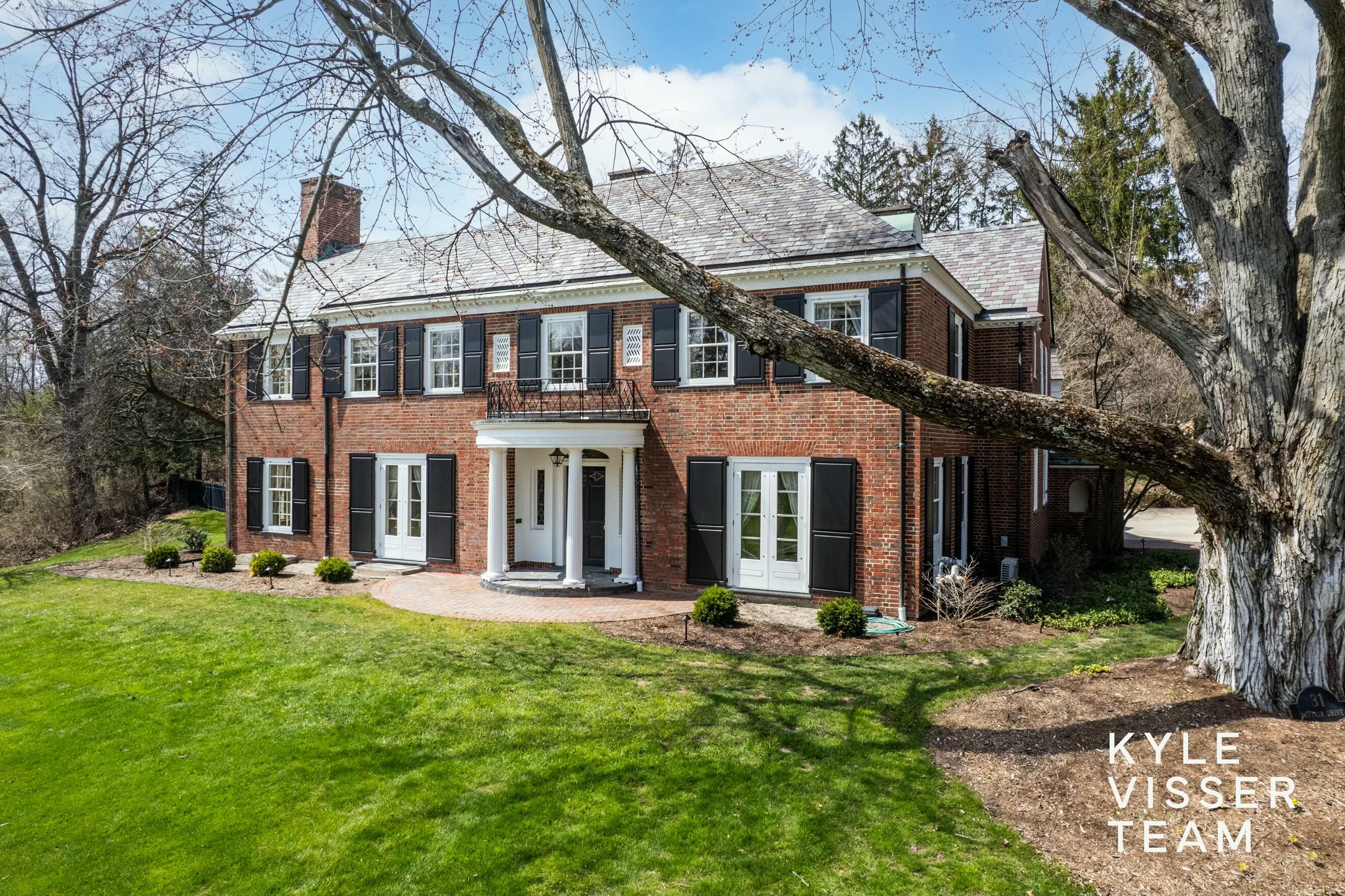 31 Mayfair Drive NE