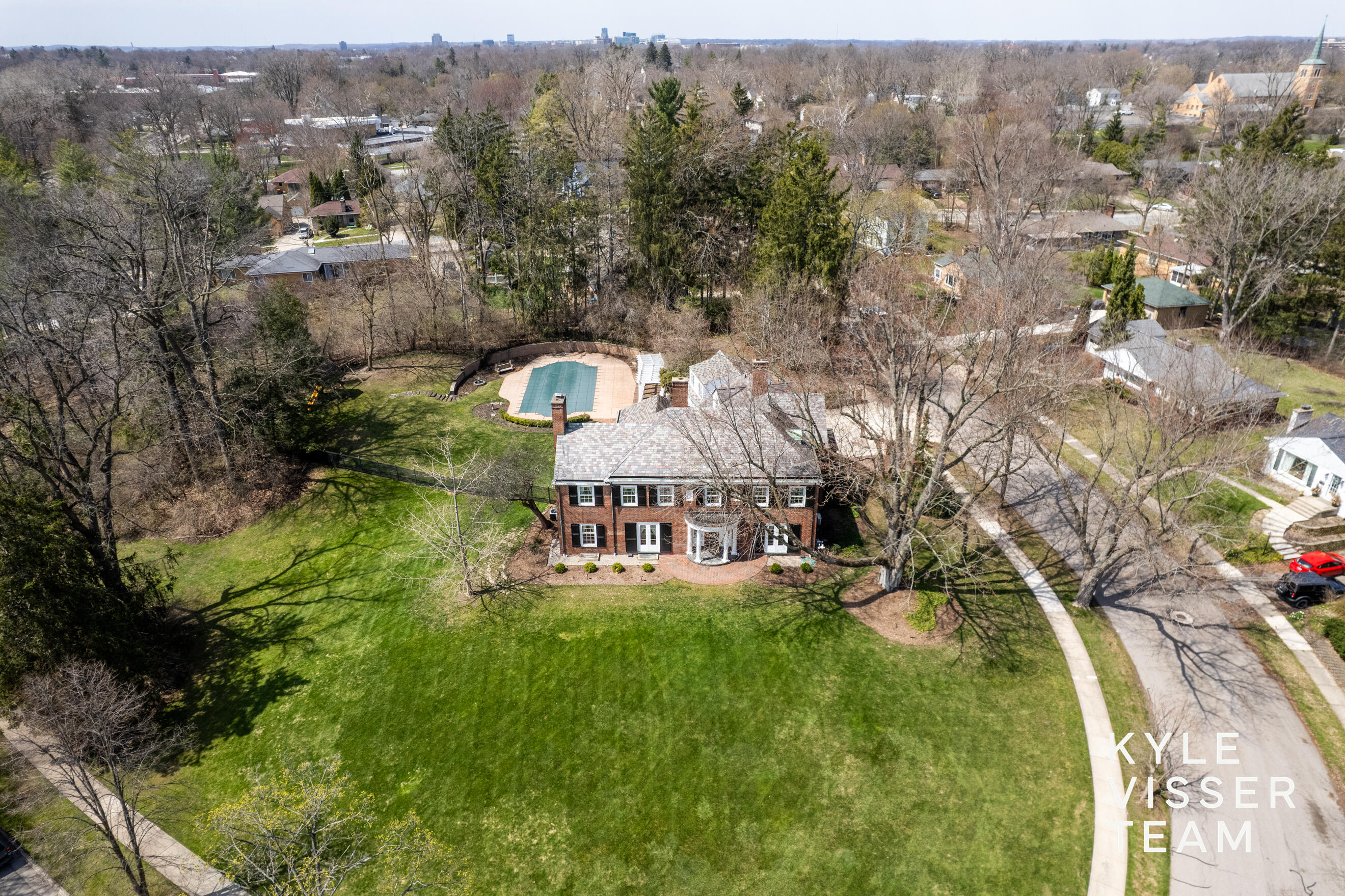 31 Mayfair Drive NE