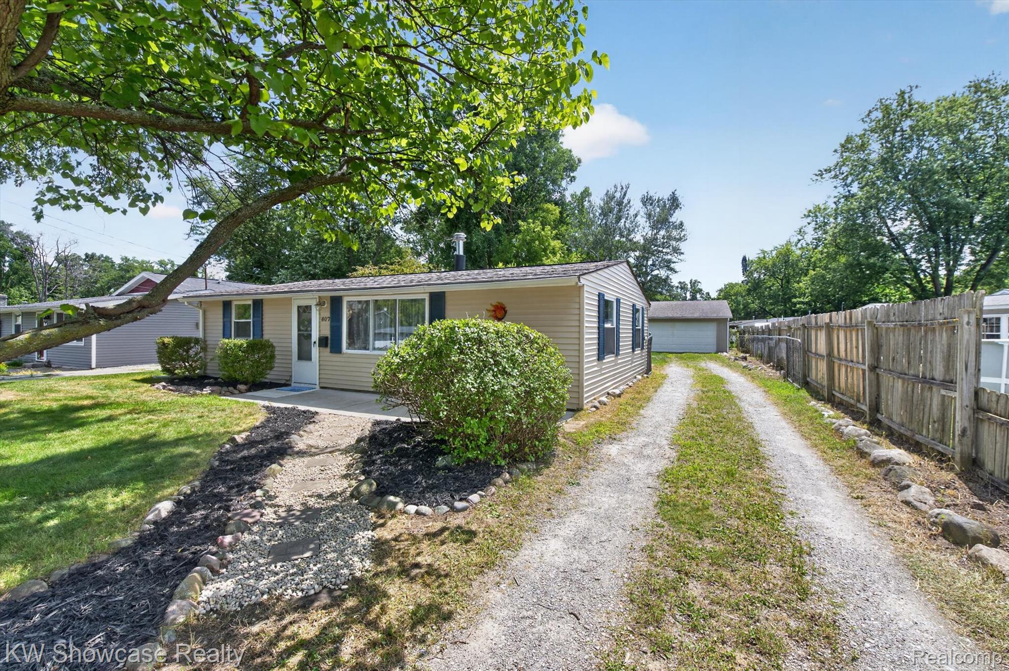 607 Mary Court