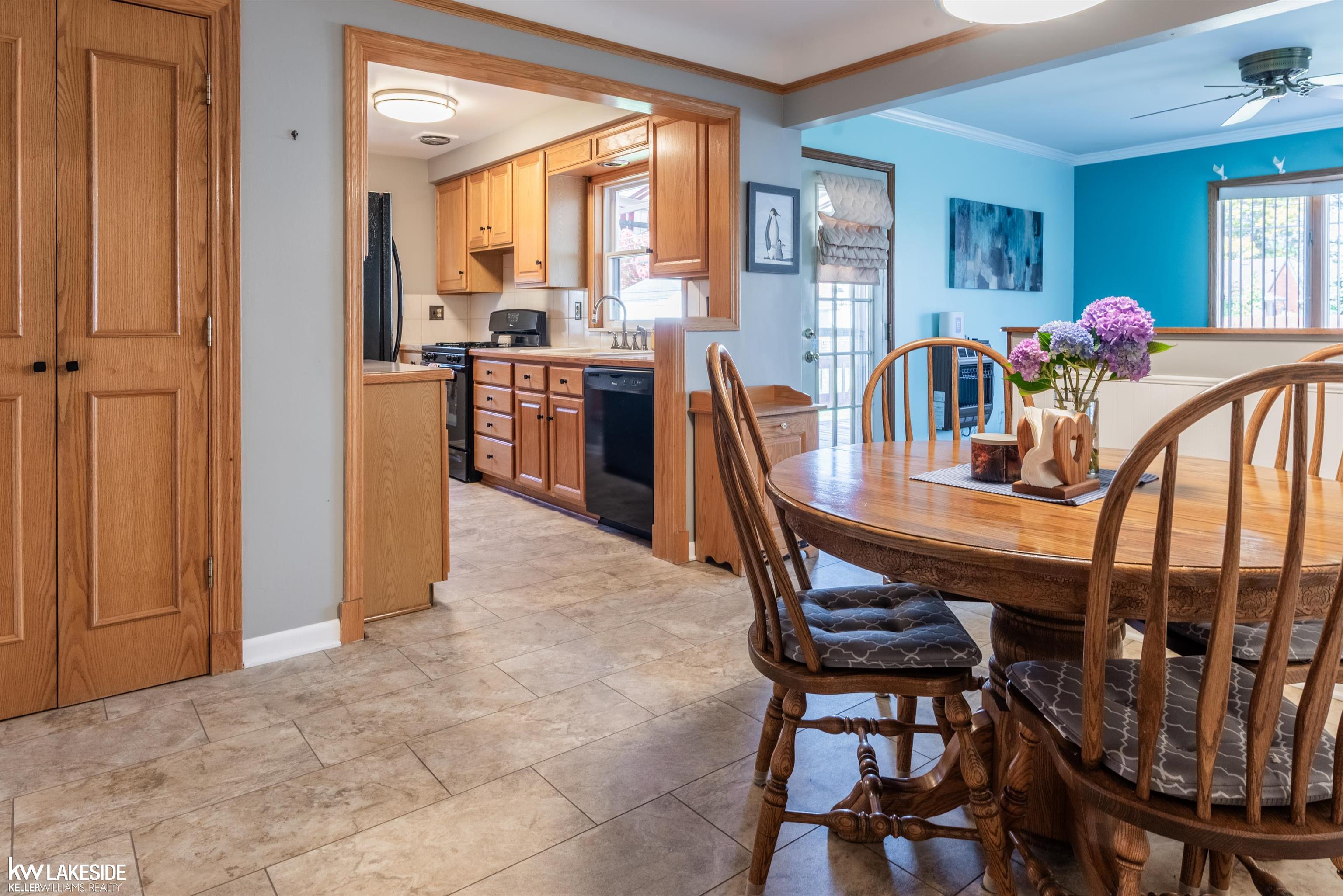 21125 Lakeland Street