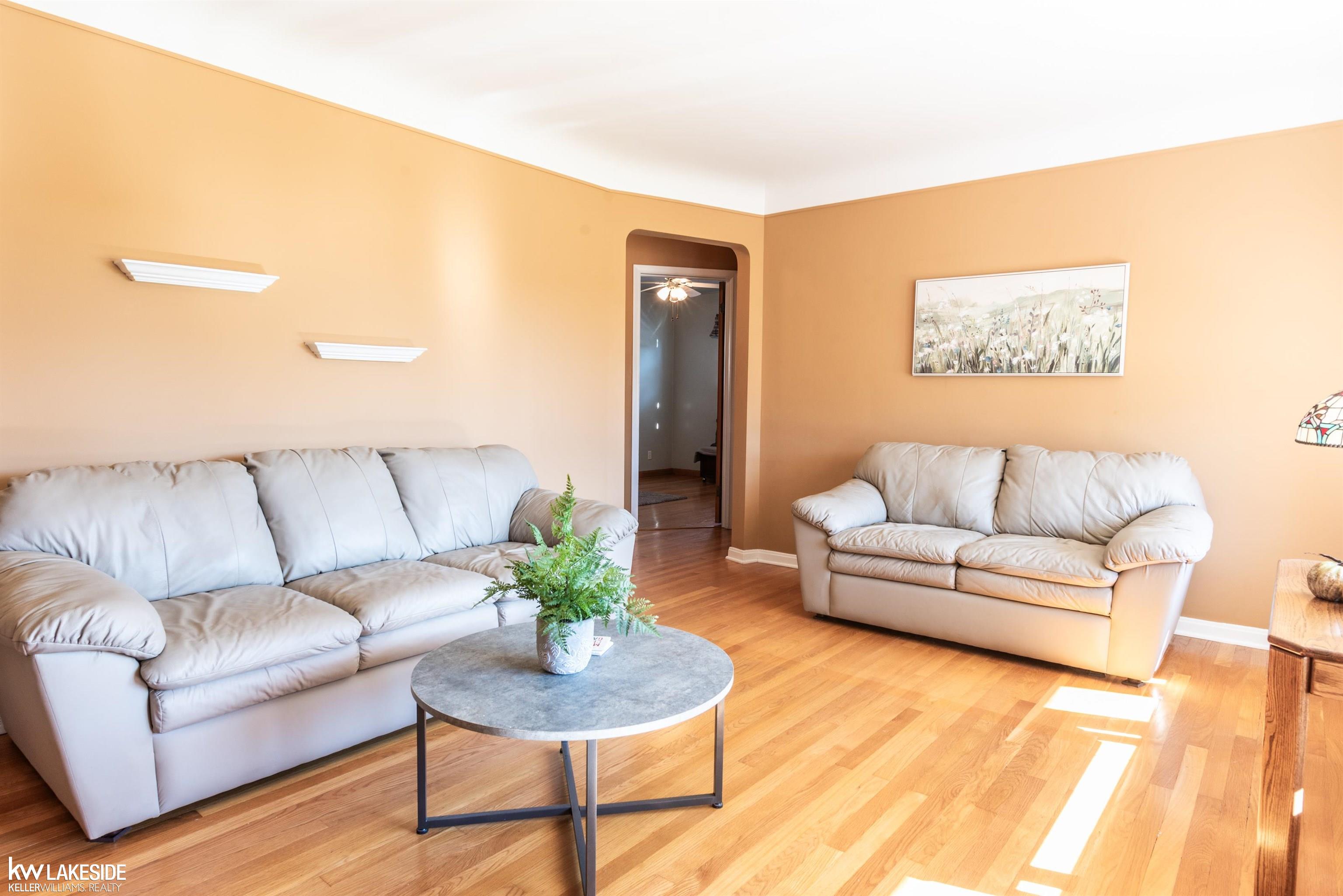 21125 Lakeland Street