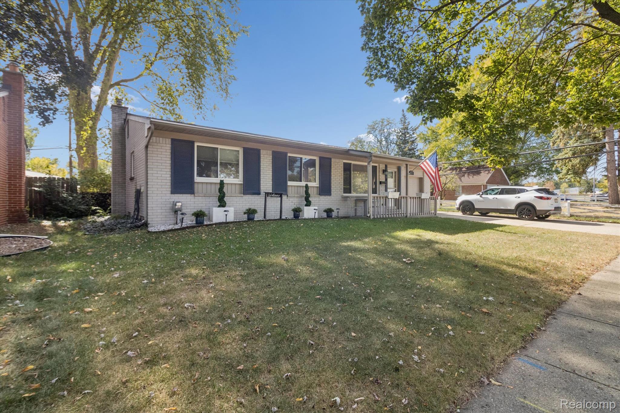 33233 Lyndon Street