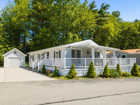Photo for 2545 Lakeshore Road