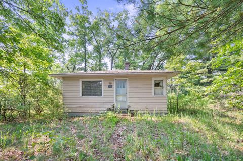 2456 Woodland Lake Dr Merrill Township MI 49309