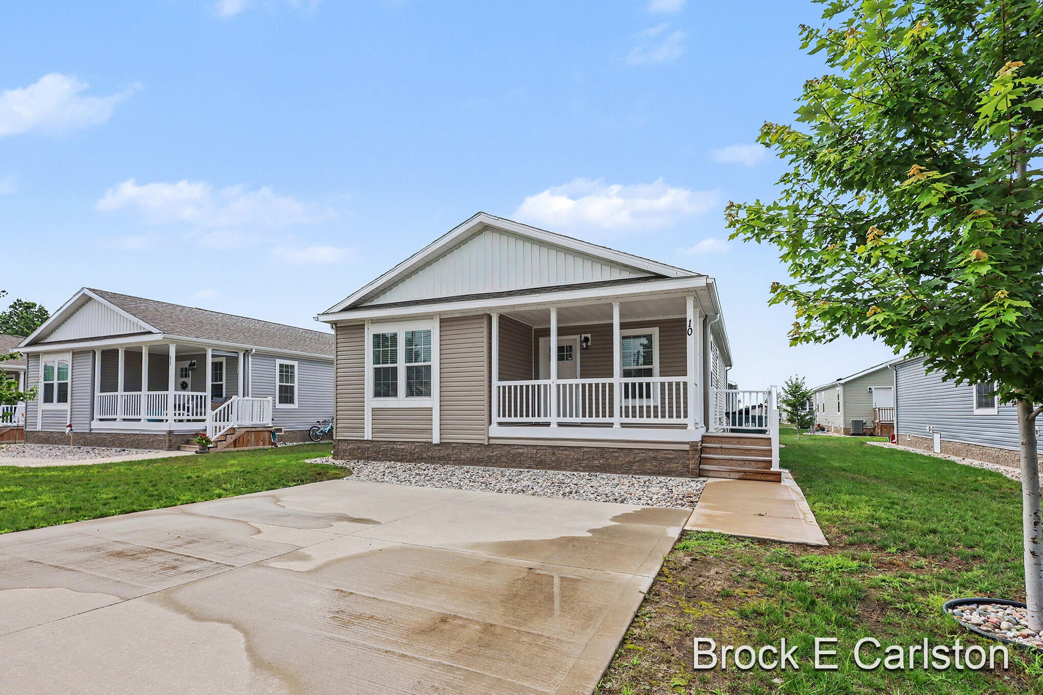 1283 E Ellis Road 10