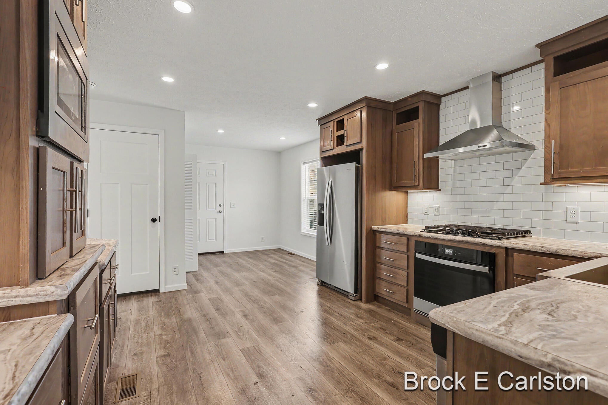 1283 E Ellis Road 10