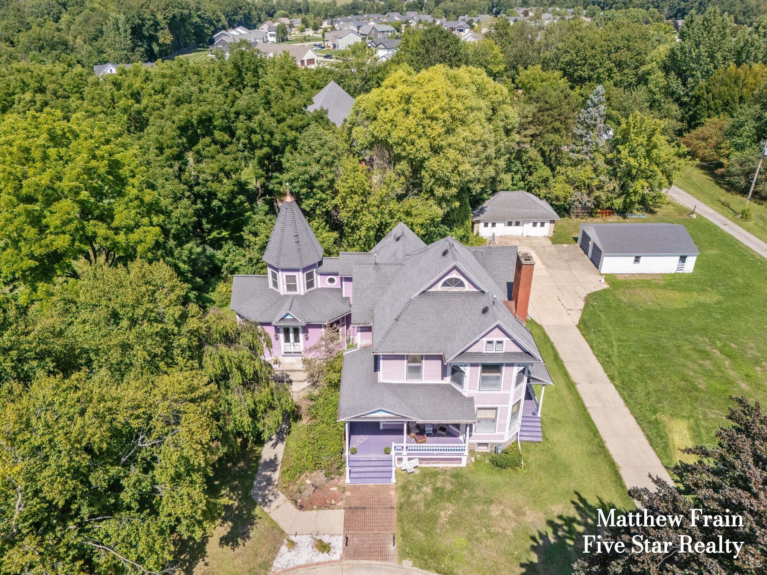 357 Leonard Street NW