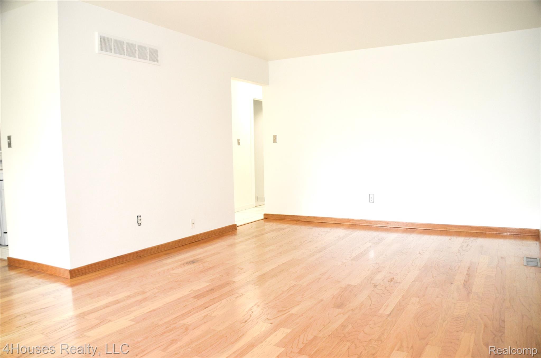 737 E Fox Hills Drive 180