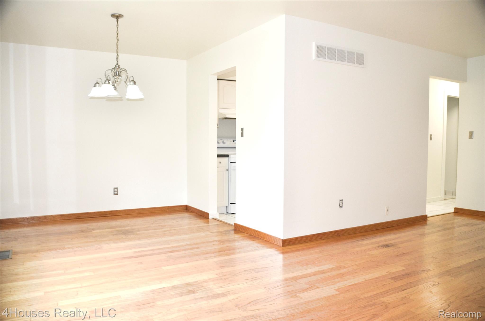 737 E Fox Hills Drive 180