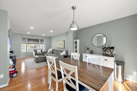 3578 Bacon Avenue Berkley City MI 48072