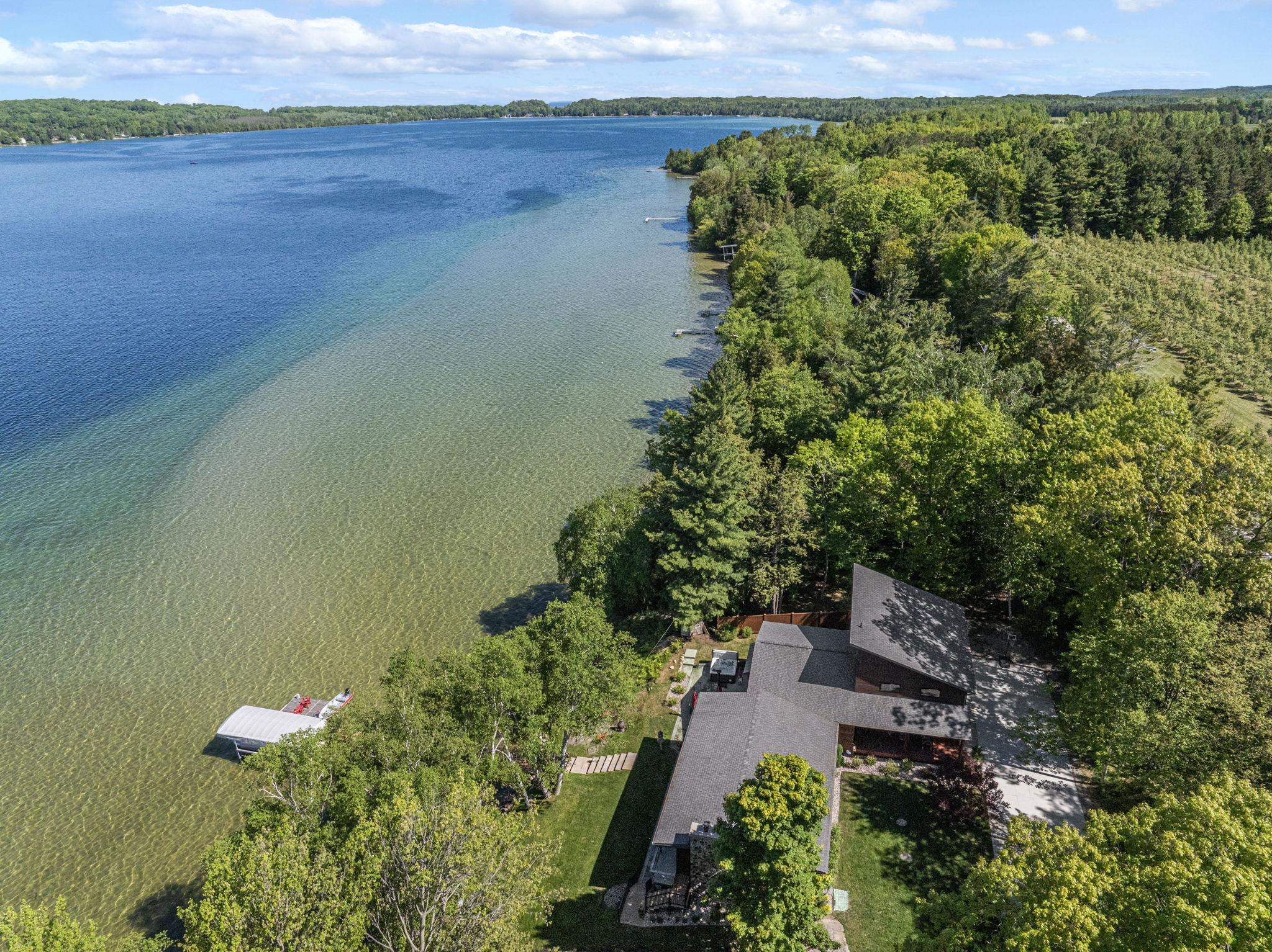 3387 N Lake Leelanau