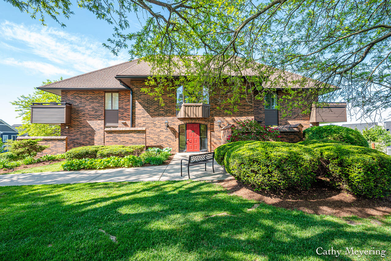 3181 Charlevoix Drive SE 203