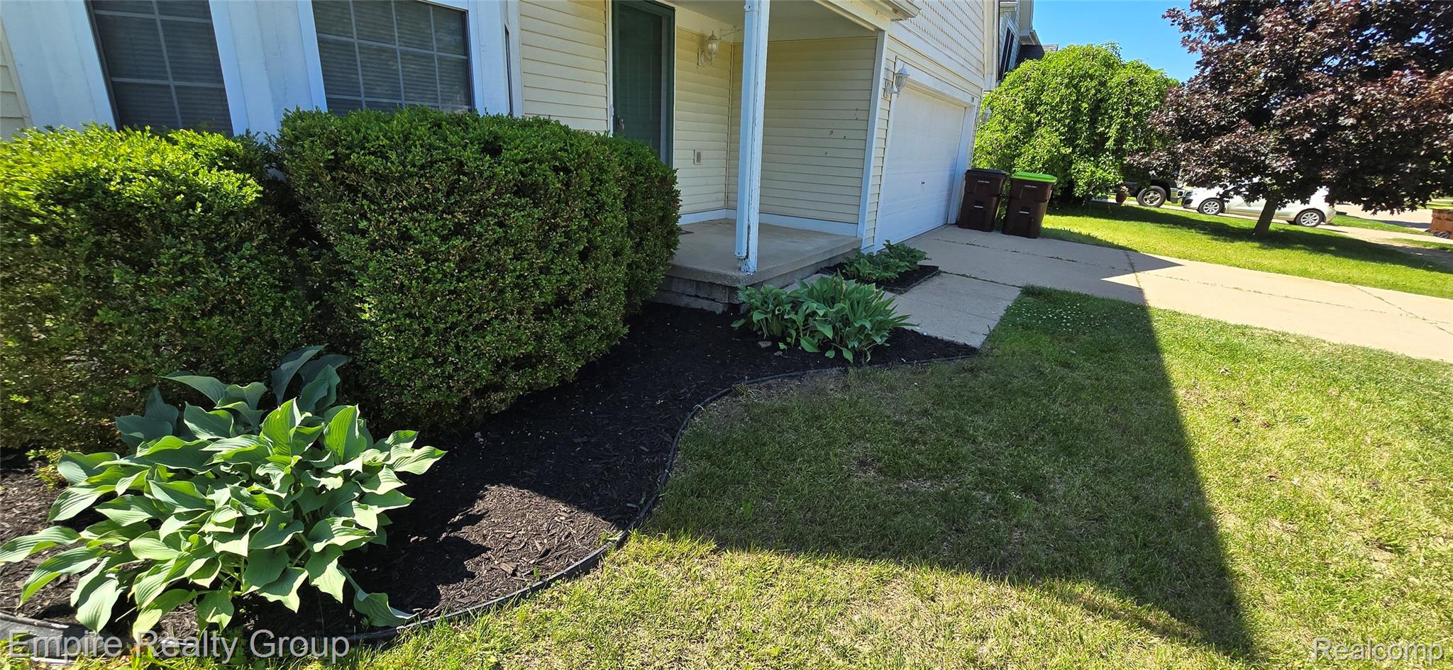 590 Thornhill Court