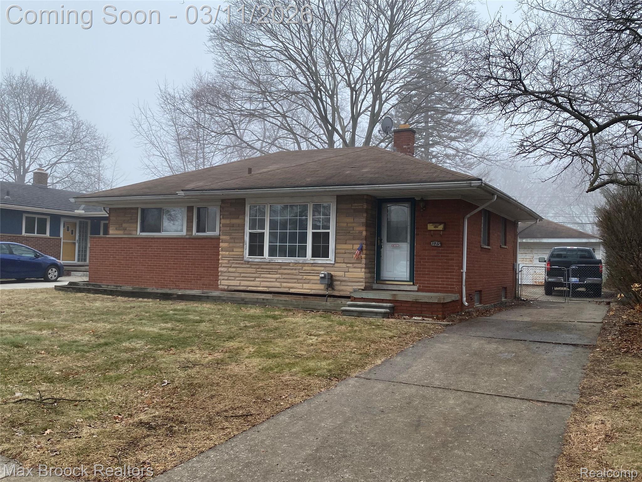 1723 CRESTHILL AVENUE