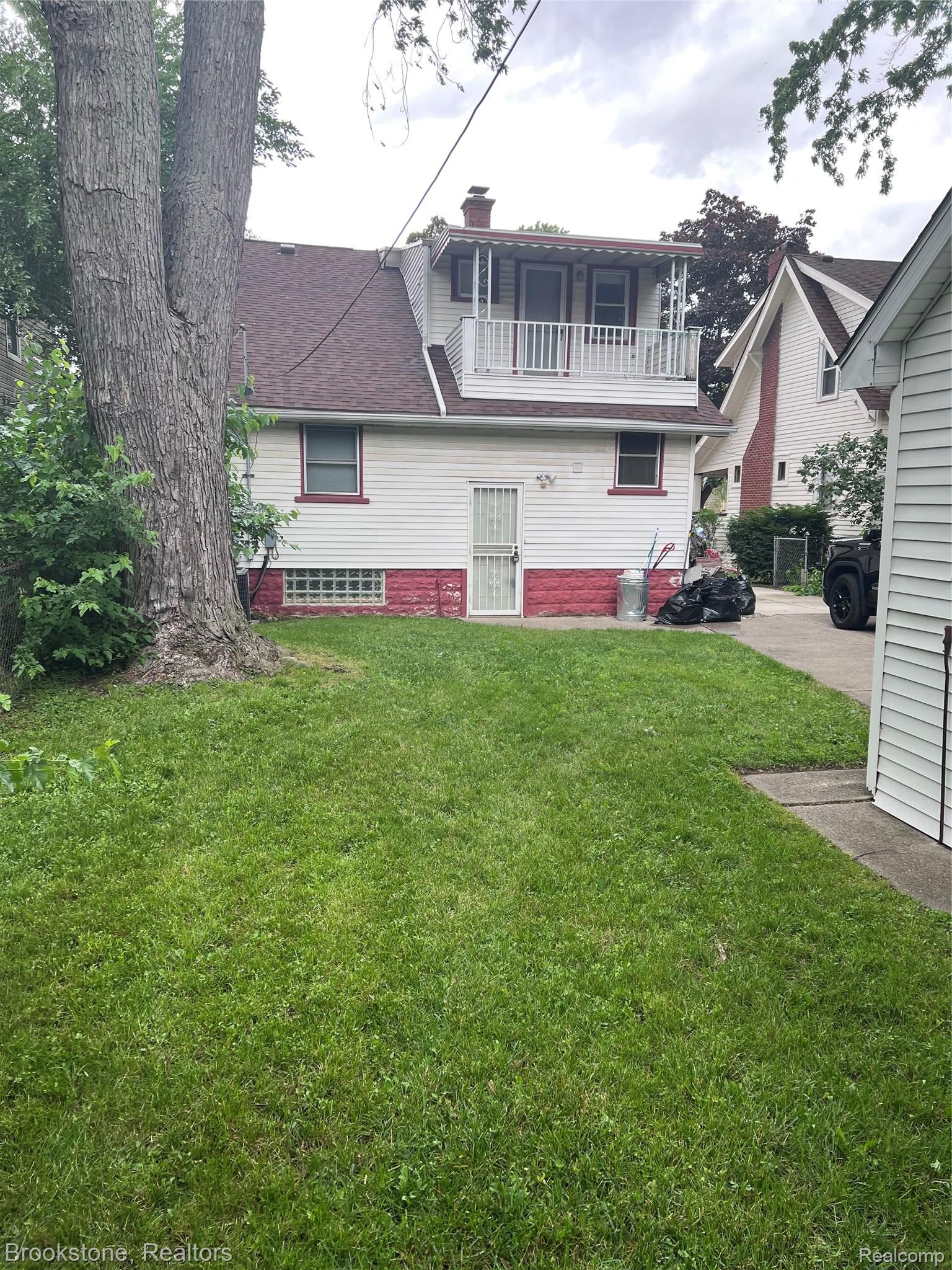 441 W Troy Street