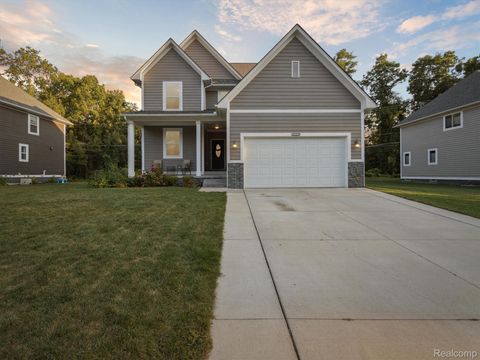 2349 Fairbury Wixom City MI 48393