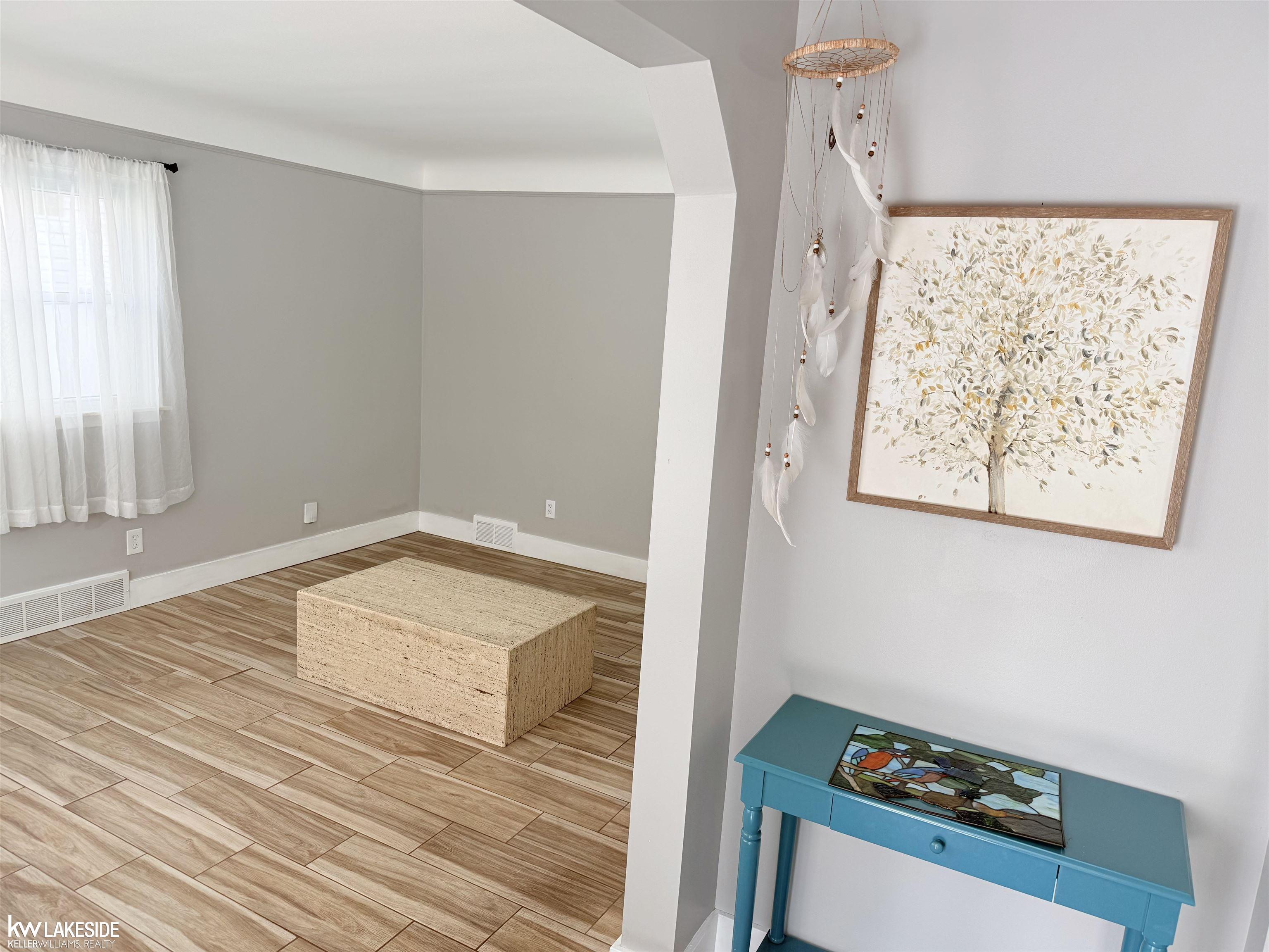 22118 Firwood Avenue