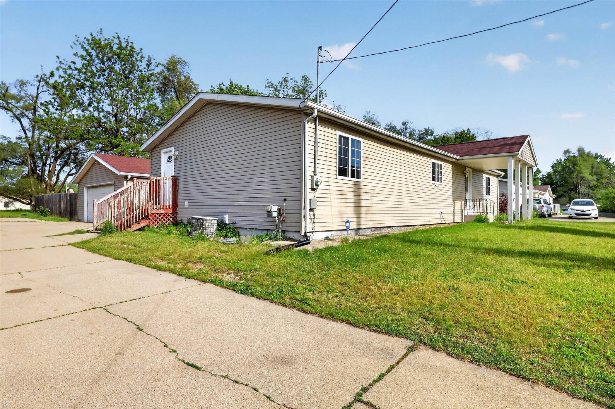 1809 Sunnyside Drive