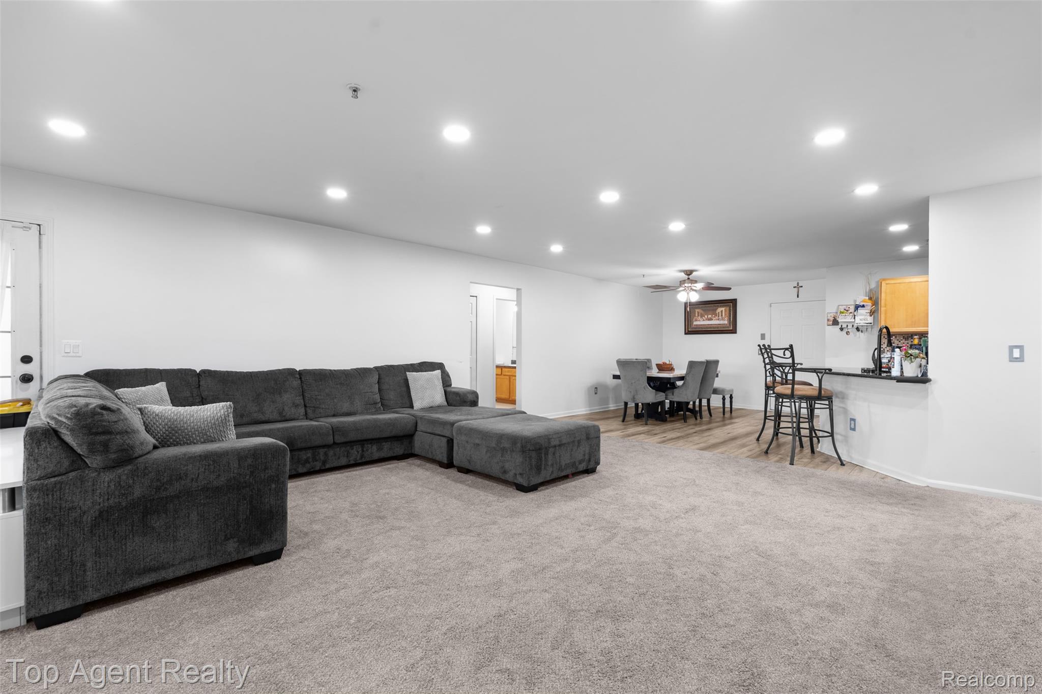 45512 Hidden View Court