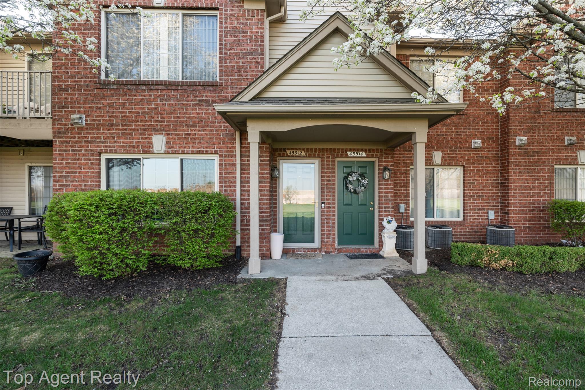 45512 Hidden View Court