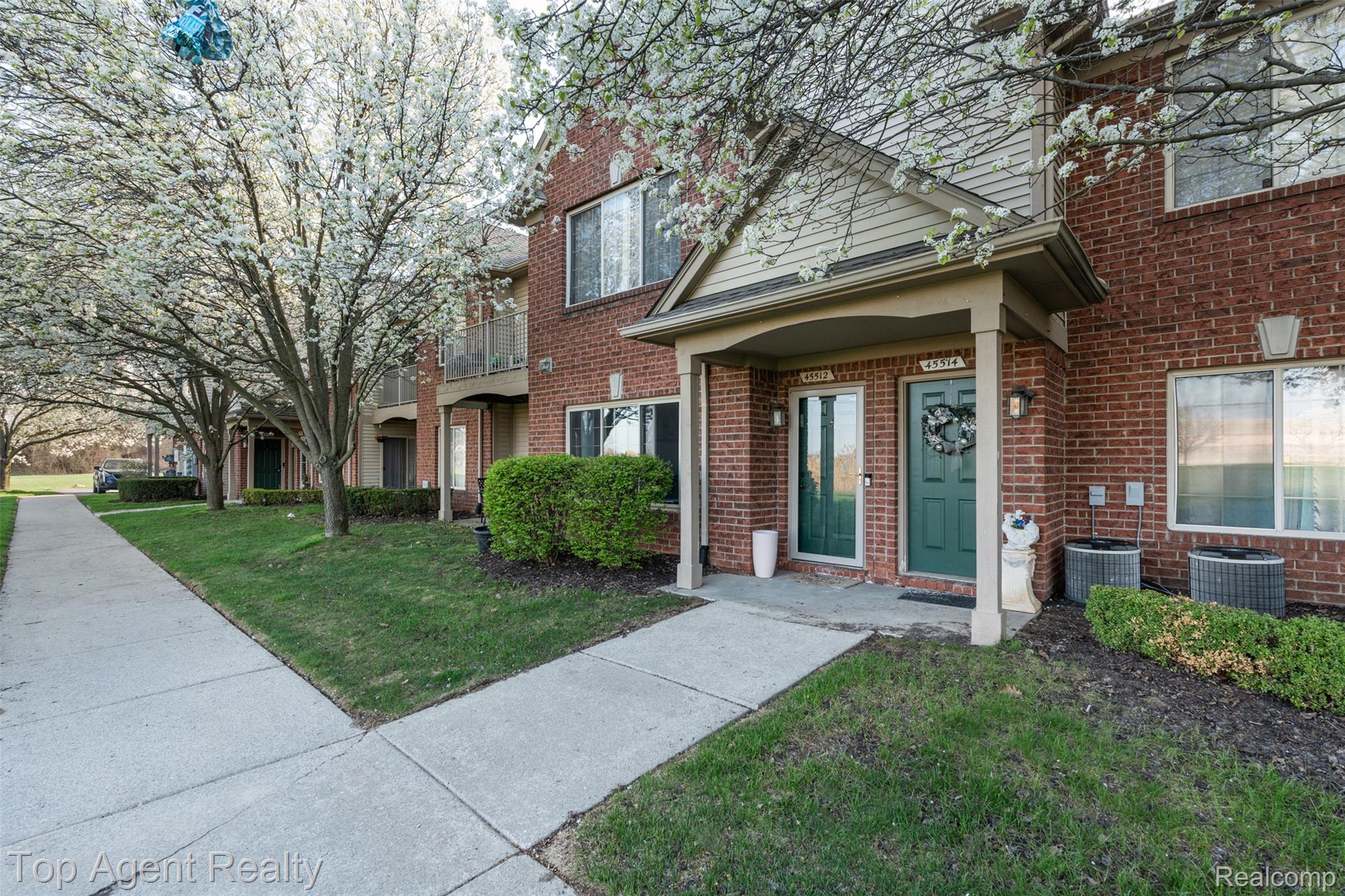 45512 Hidden View Court
