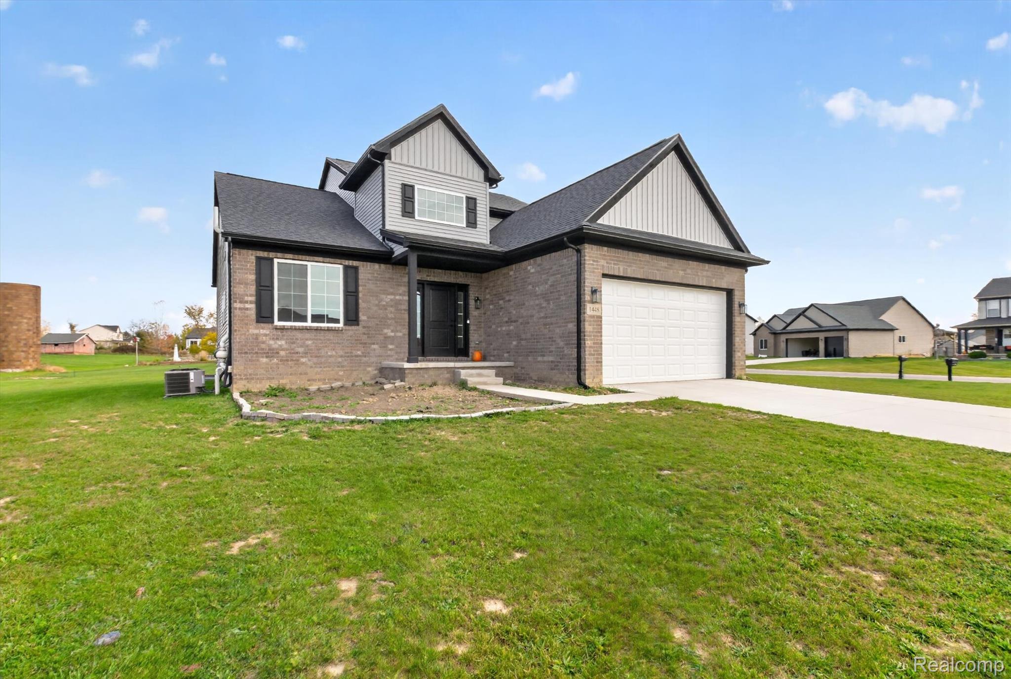 1448 Woodlake Lane